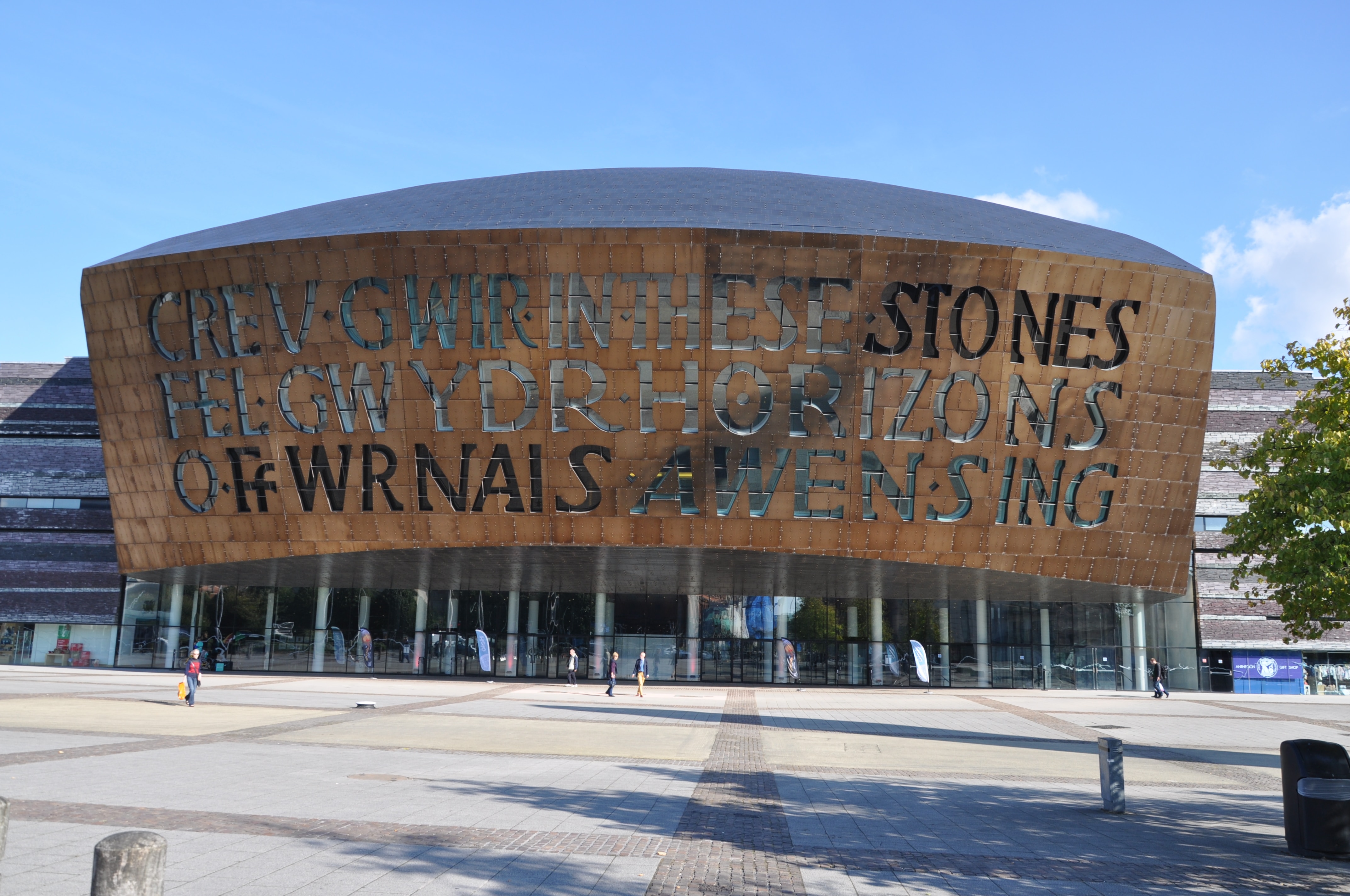 Cardiff for Professionals: The Best Short-Term Accommodation for Business Stays